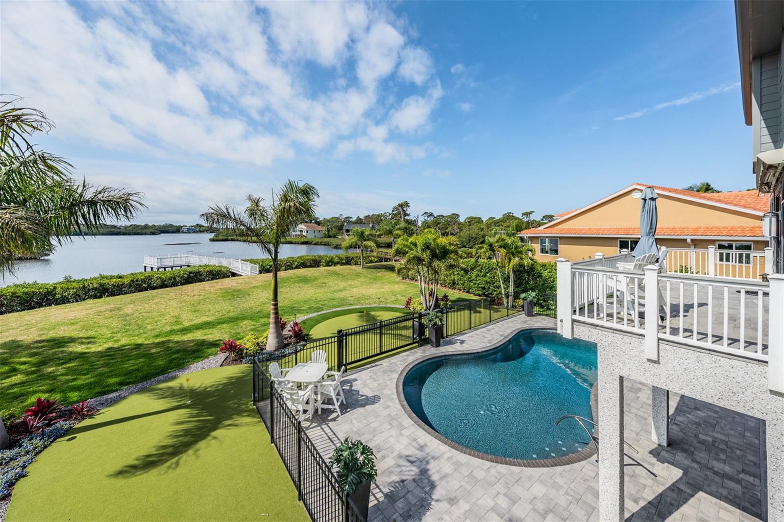 SEASIDE SANCTUARY - Residential