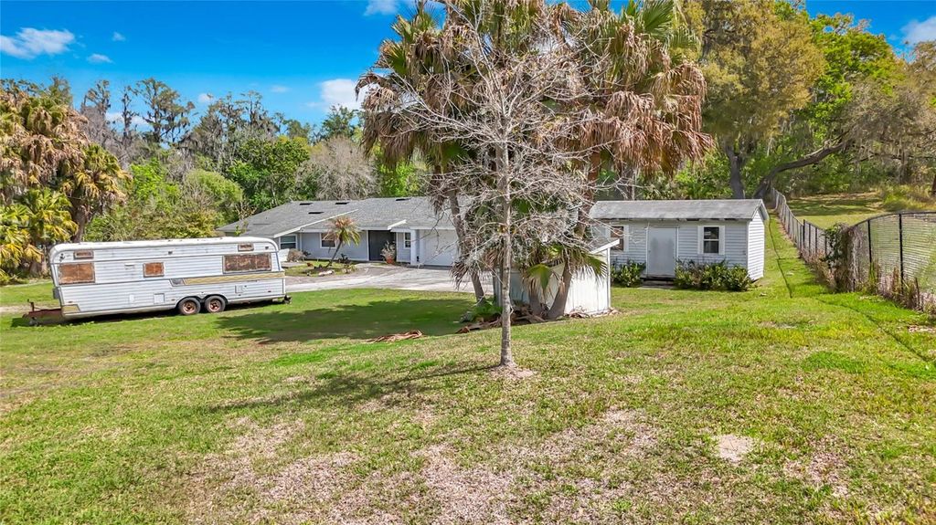 Photo of 1518 Dawn Heights Drive, Lakeland, FL 33801 (MLS # L4960128)