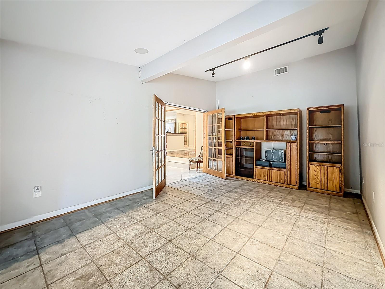 W F HALLAM & COS FARMING & TRUCKING LANDS - Residential