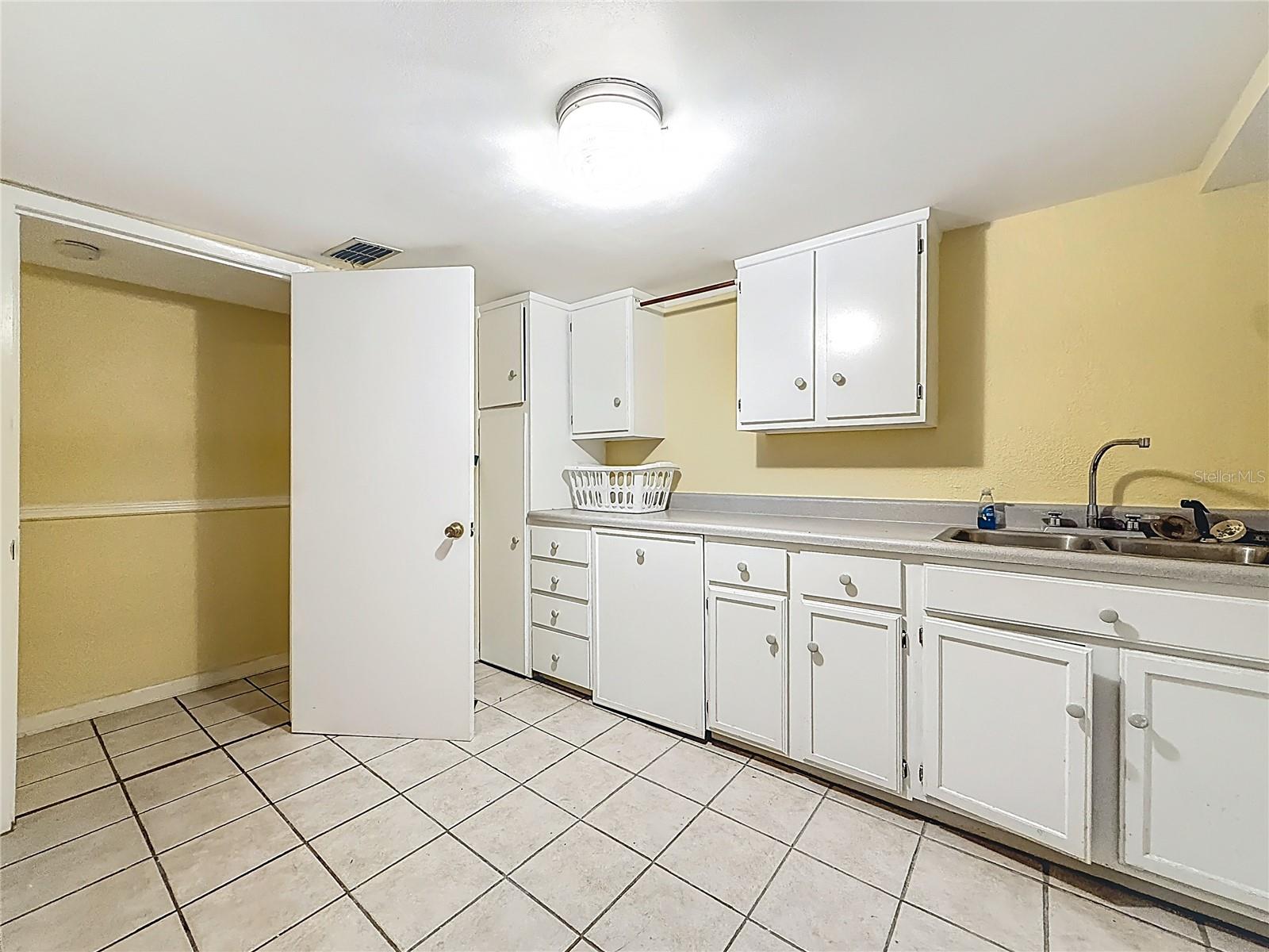 W F HALLAM & COS FARMING & TRUCKING LANDS - Residential