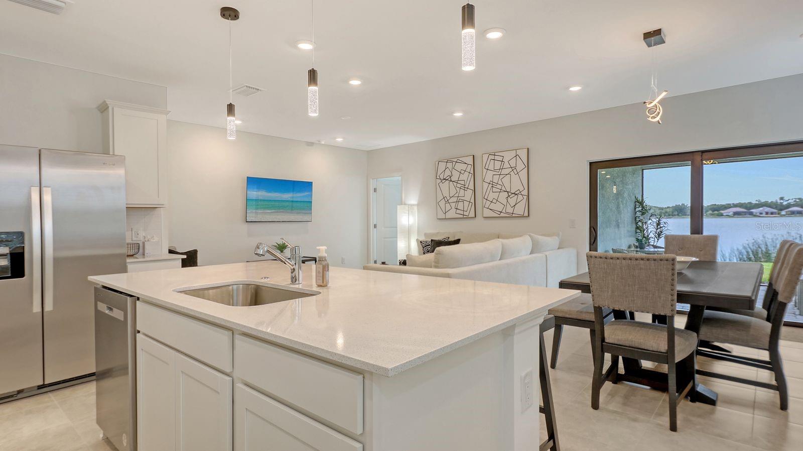 AVANTI/WATERSIDE - Residential Lease