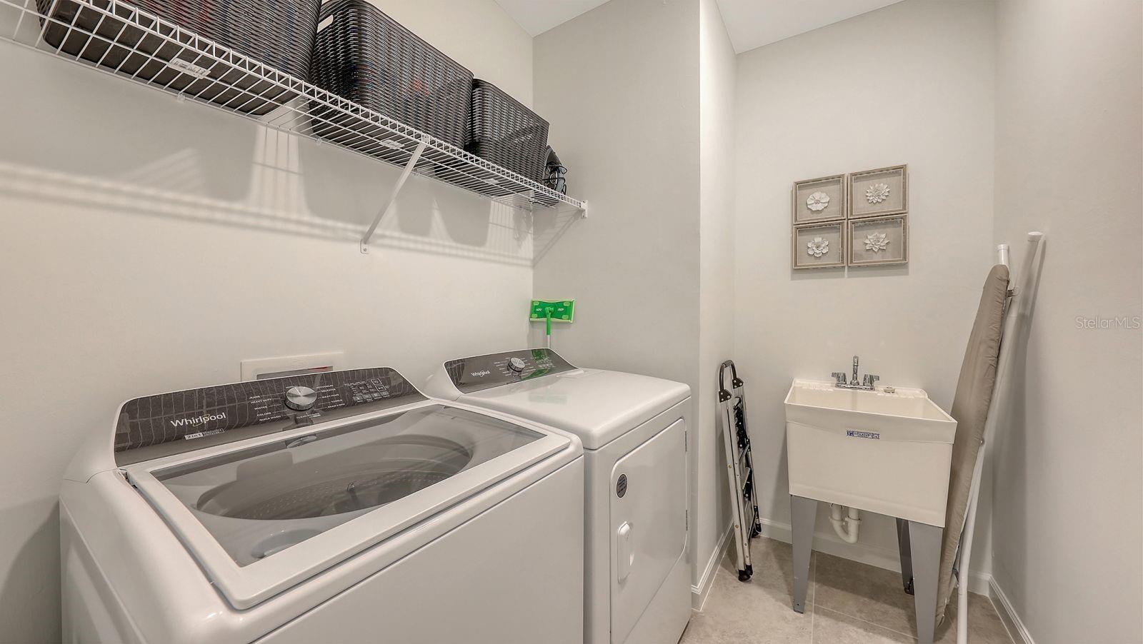 AVANTI/WATERSIDE - Residential Lease