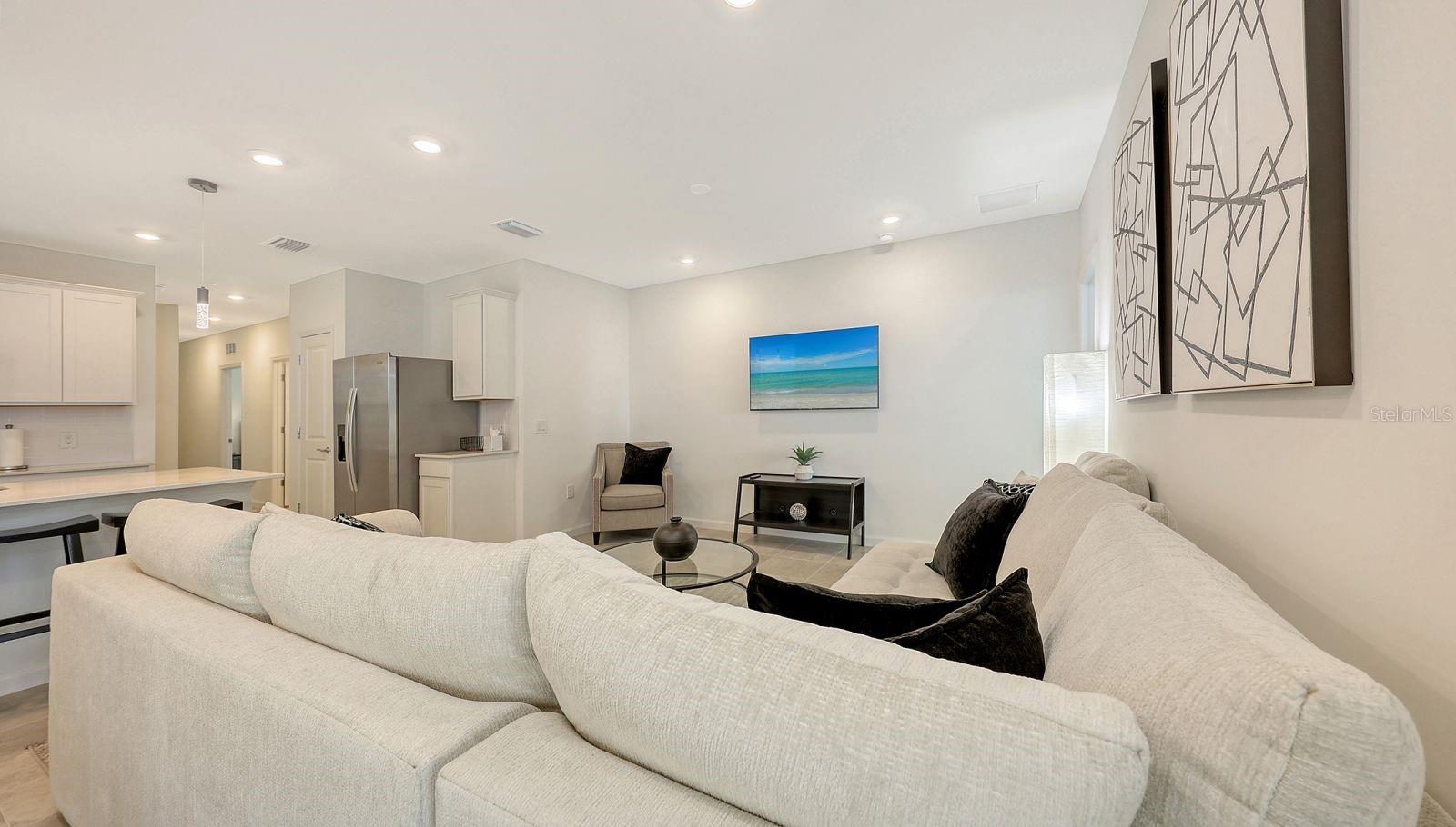 AVANTI/WATERSIDE - Residential Lease