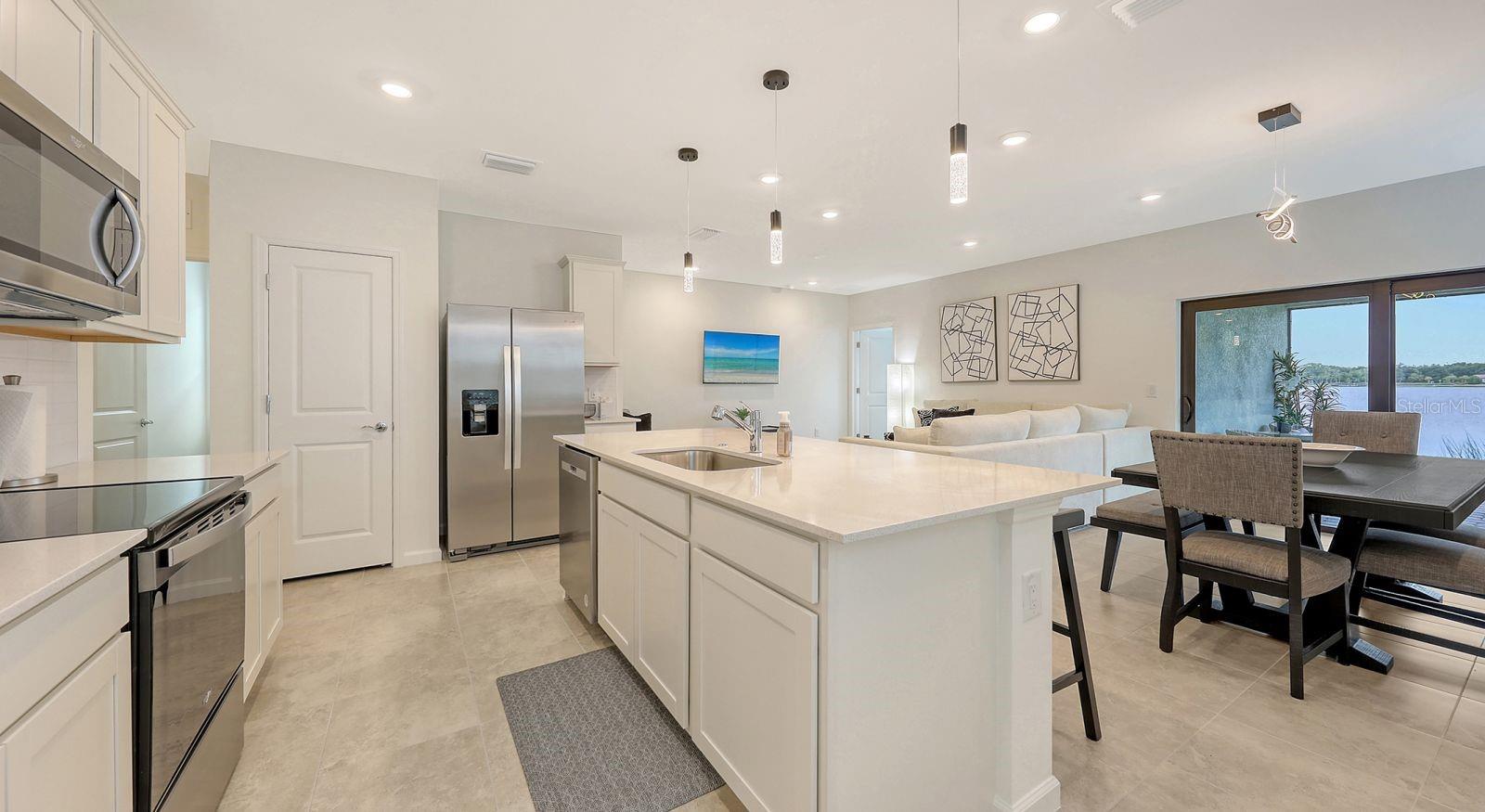 AVANTI/WATERSIDE - Residential Lease