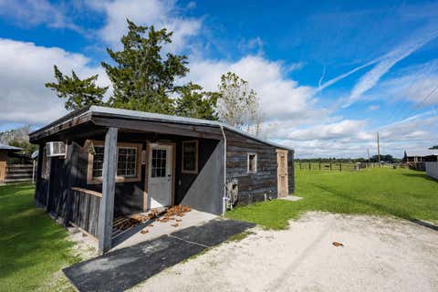 Tiny photo for 17885 NE 2nd Place, Williston, FL 32696 (MLS # OM715392)