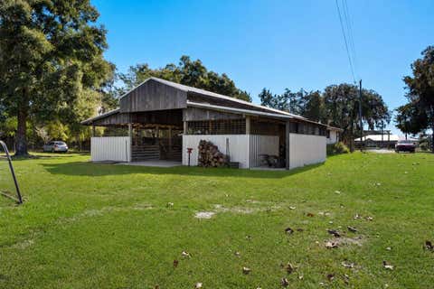 Tiny photo for 17885 NE 2nd Place, Williston, FL 32696 (MLS # OM715392)
