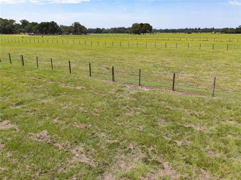 Tiny photo for 17885 NE 2nd Place, Williston, FL 32696 (MLS # OM715392)