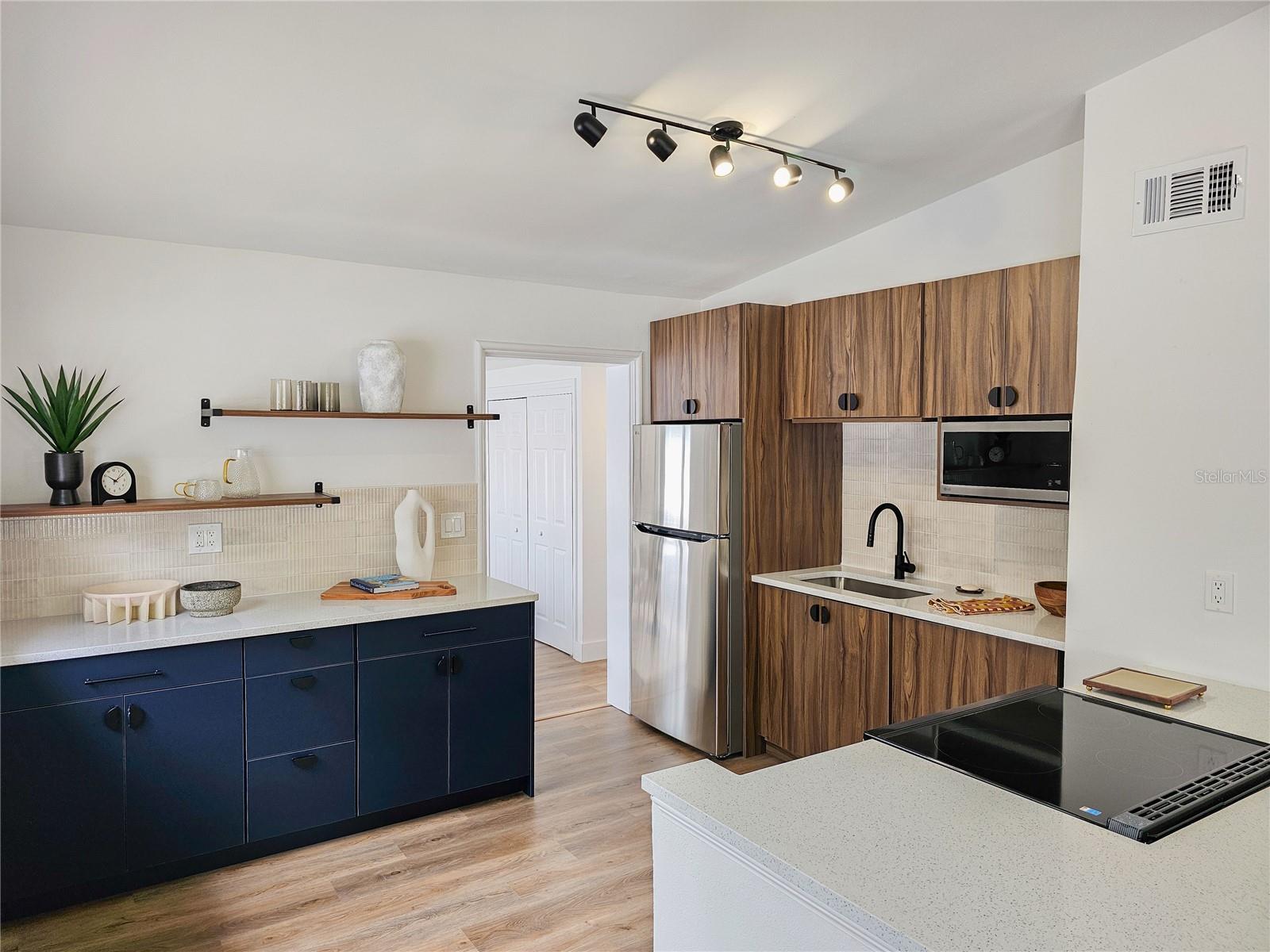 NORTH EUCLID OASIS - Residential Lease