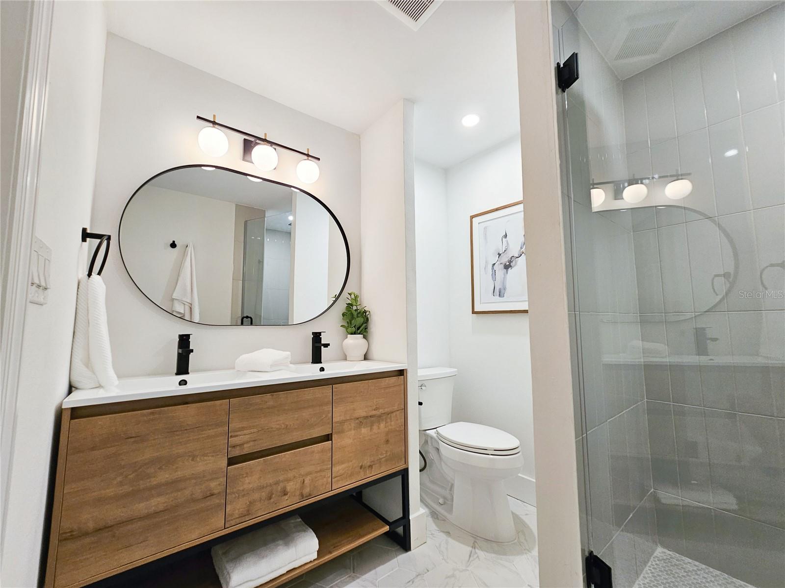 NORTH EUCLID OASIS - Residential Lease