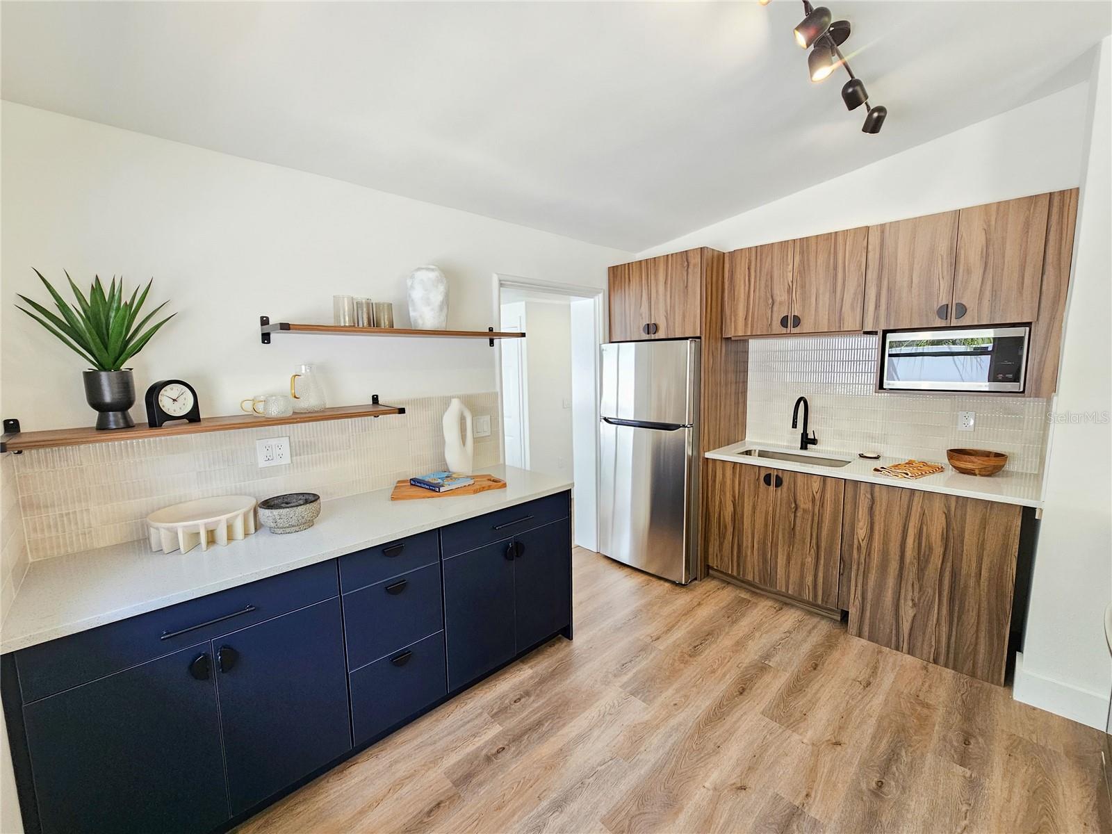 NORTH EUCLID OASIS - Residential Lease