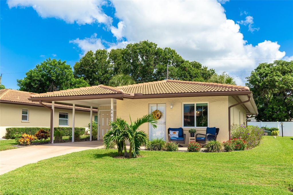 Photo of 6403 Auburn Avenue, Bradenton, FL 34207 (MLS # A4666865)