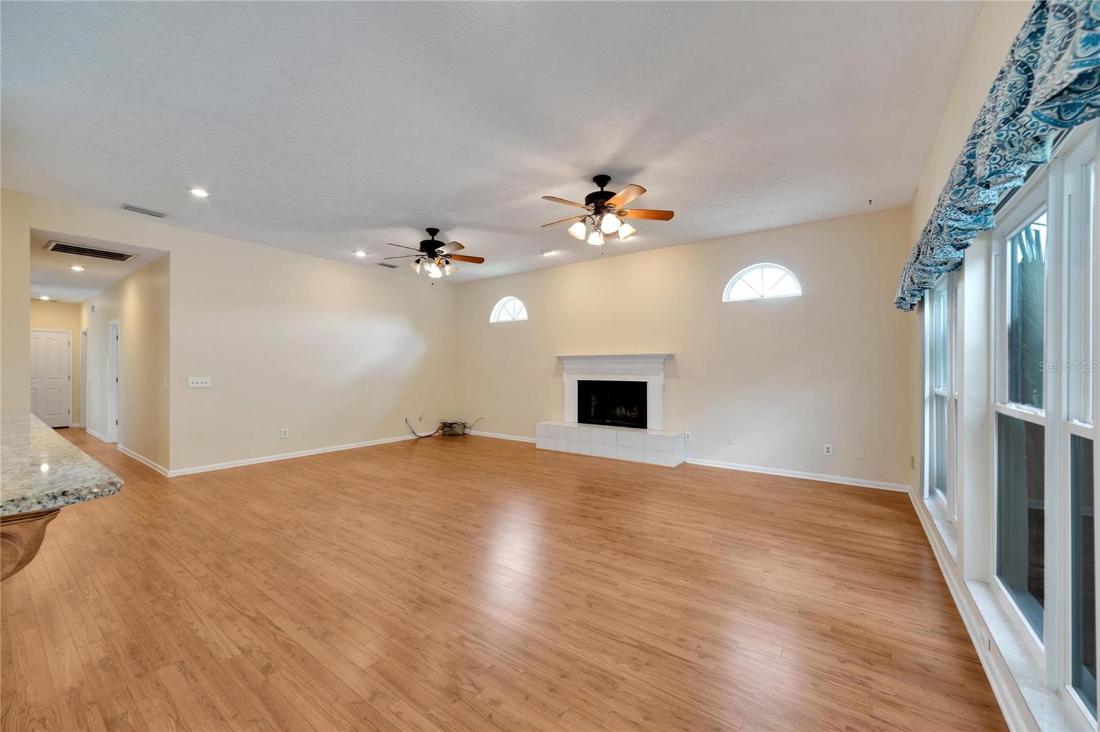 THE MANORS AT CRYSTAL LAKES - Residential Lease