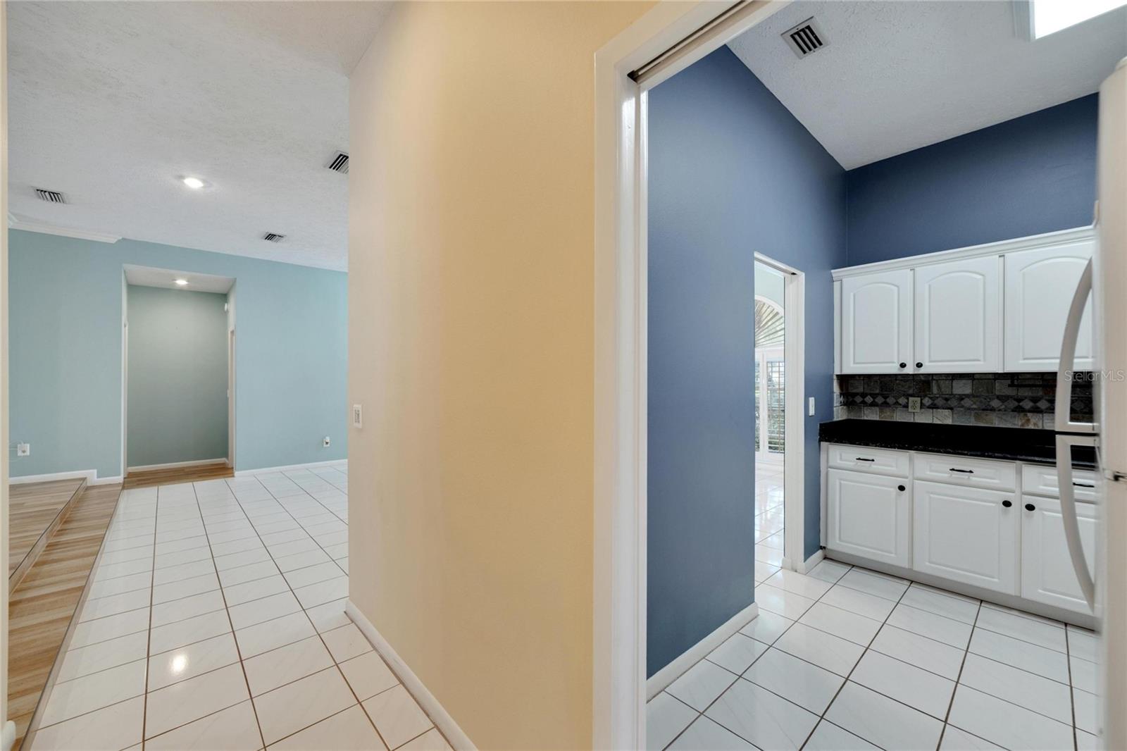 THE MANORS AT CRYSTAL LAKES - Residential Lease