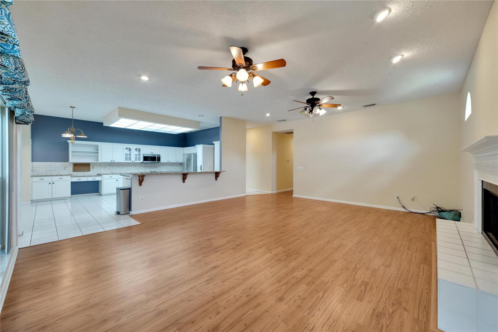 THE MANORS AT CRYSTAL LAKES - Residential Lease