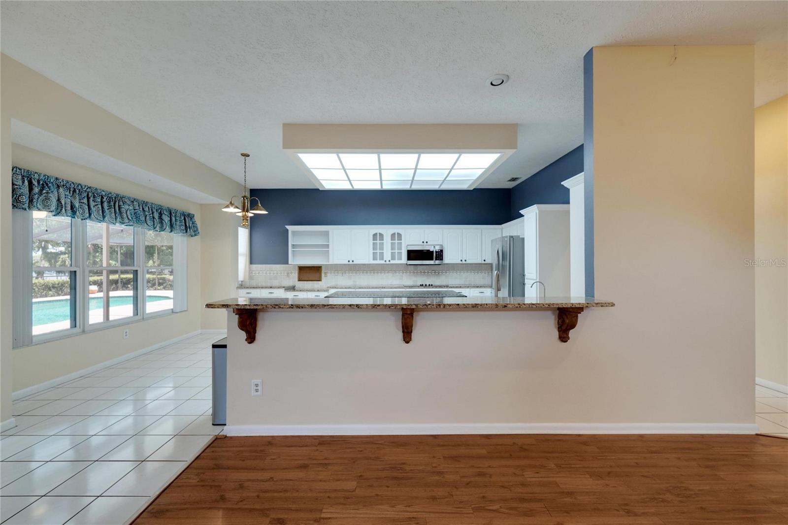 THE MANORS AT CRYSTAL LAKES - Residential Lease