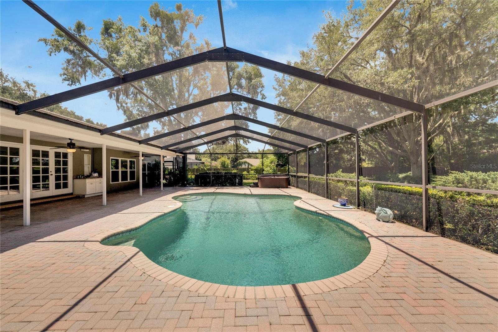 THE MANORS AT CRYSTAL LAKES - Residential Lease