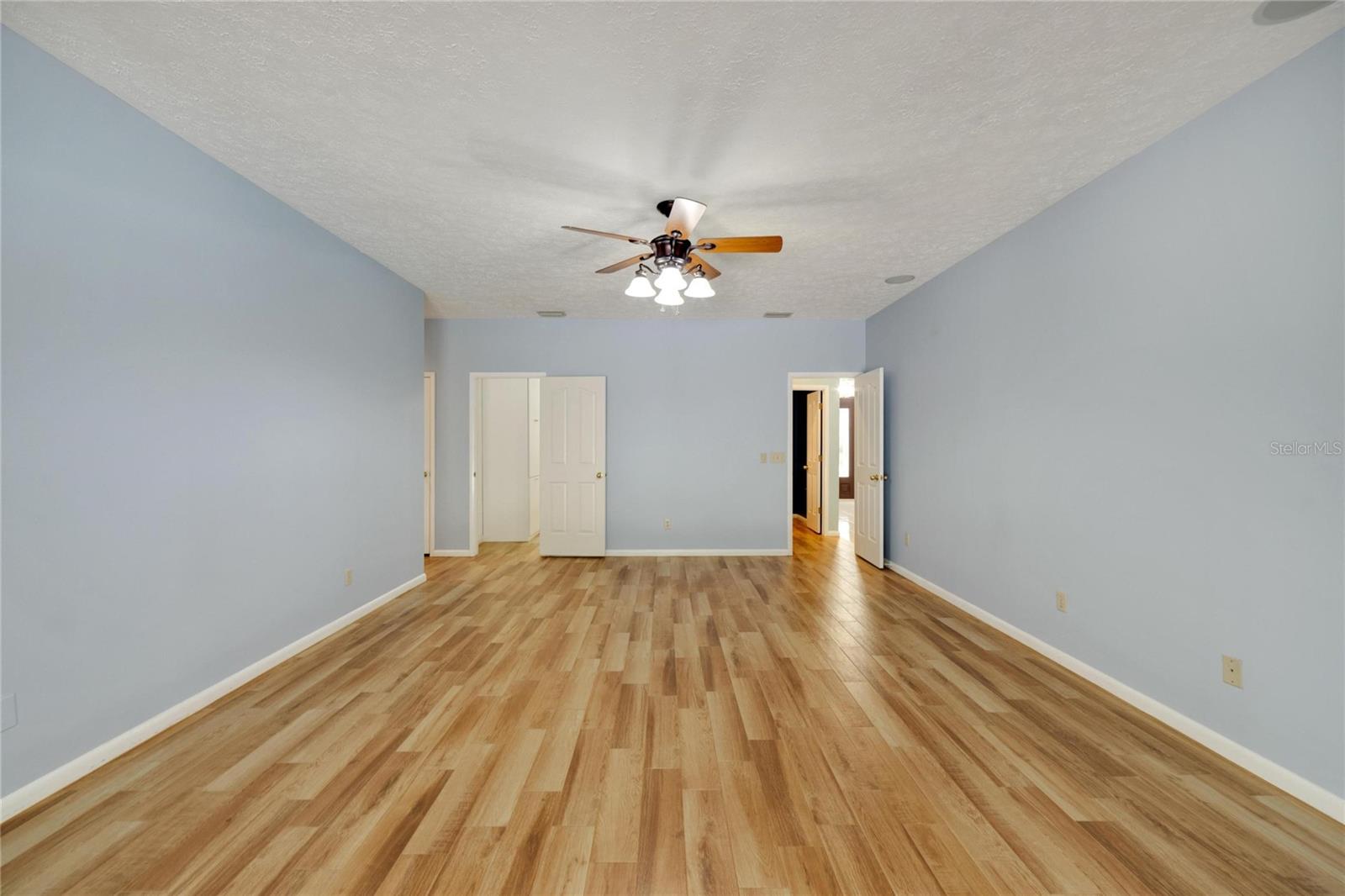 THE MANORS AT CRYSTAL LAKES - Residential Lease