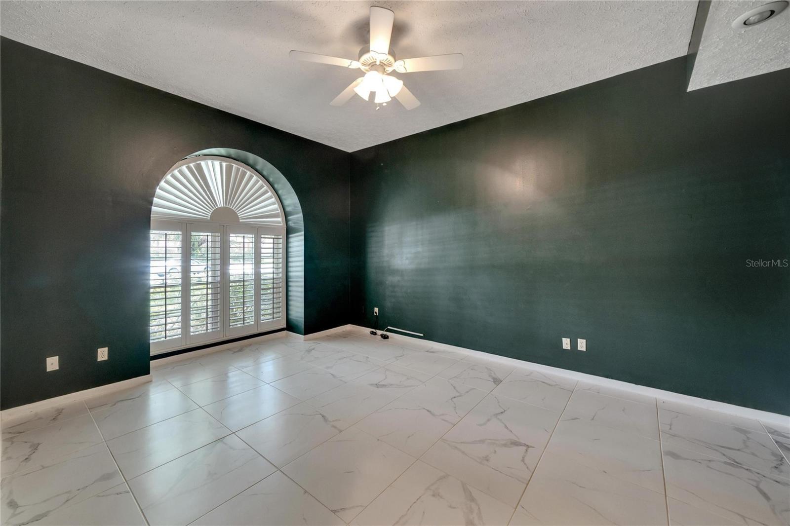 THE MANORS AT CRYSTAL LAKES - Residential Lease