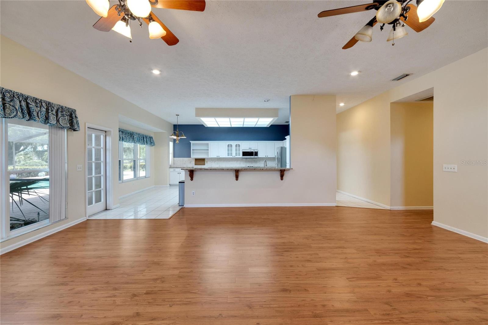 THE MANORS AT CRYSTAL LAKES - Residential Lease