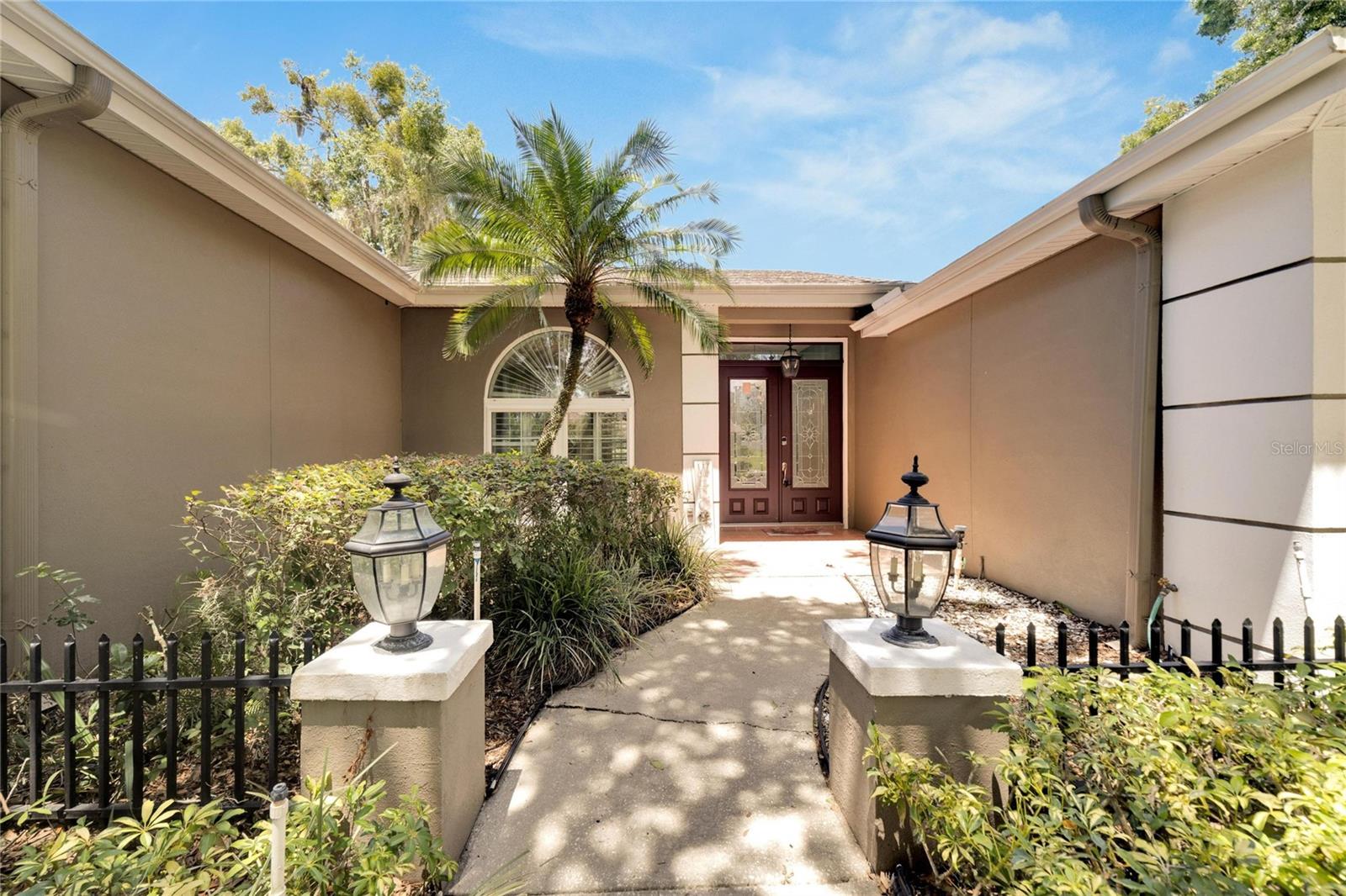 THE MANORS AT CRYSTAL LAKES - Residential Lease