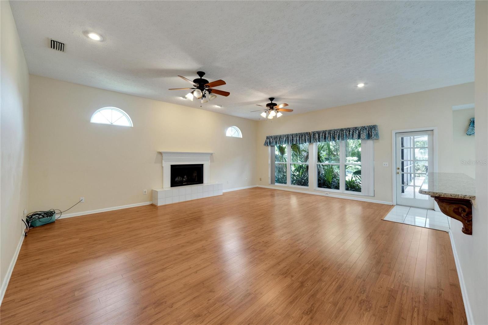 THE MANORS AT CRYSTAL LAKES - Residential Lease