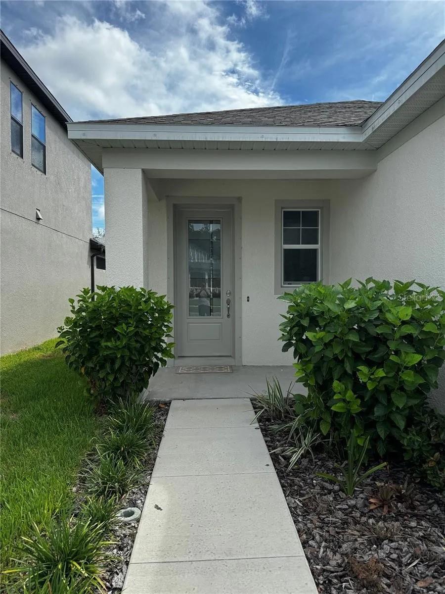 1556 N RIVER CIRCLE
