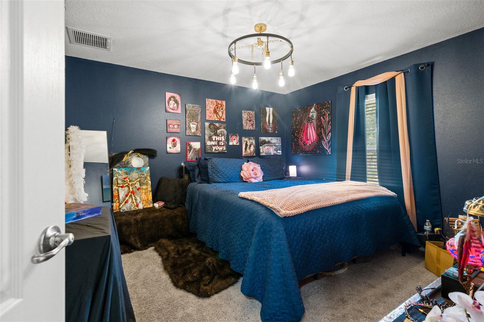 ROYAL HIGHLANDS - Residential