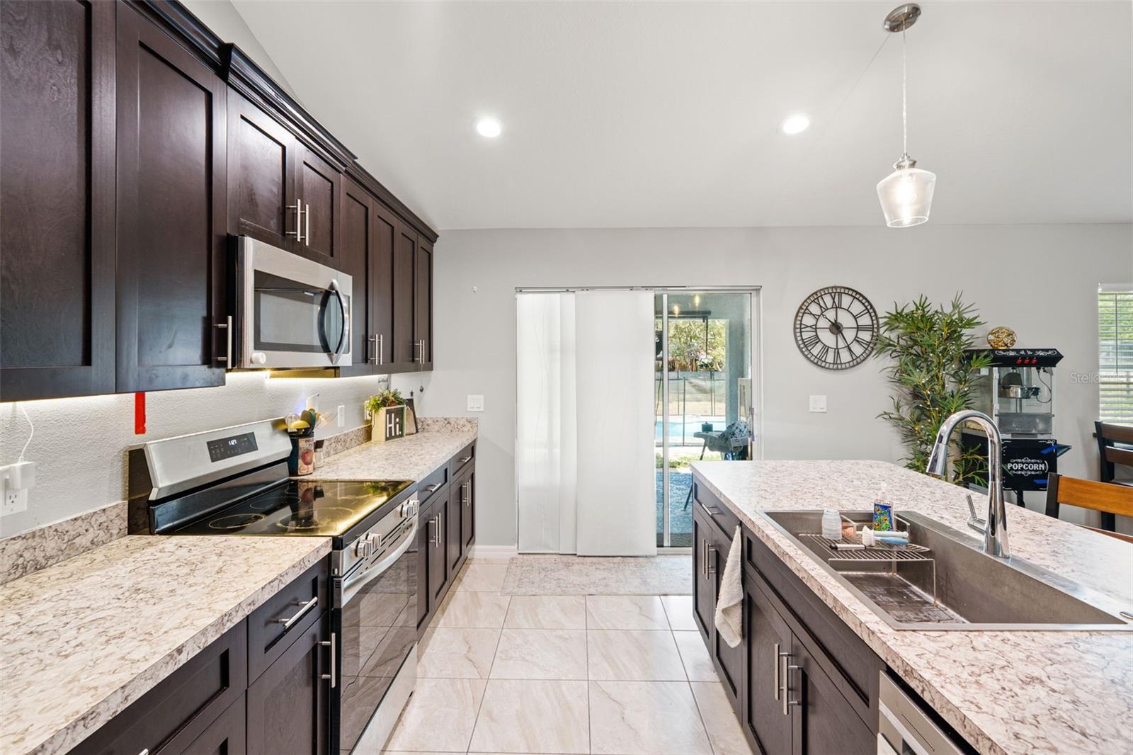 ROYAL HIGHLANDS - Residential