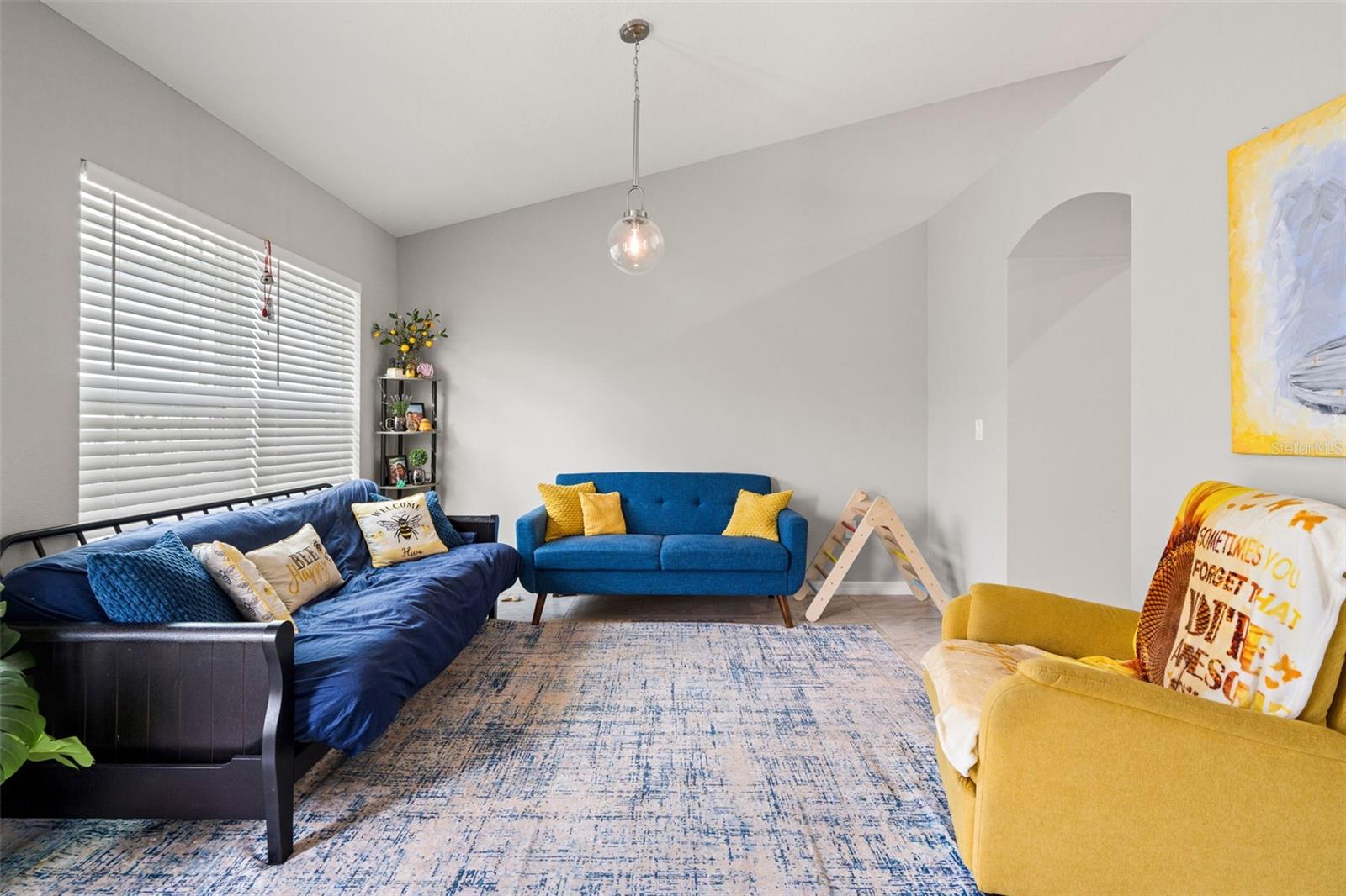 ROYAL HIGHLANDS - Residential