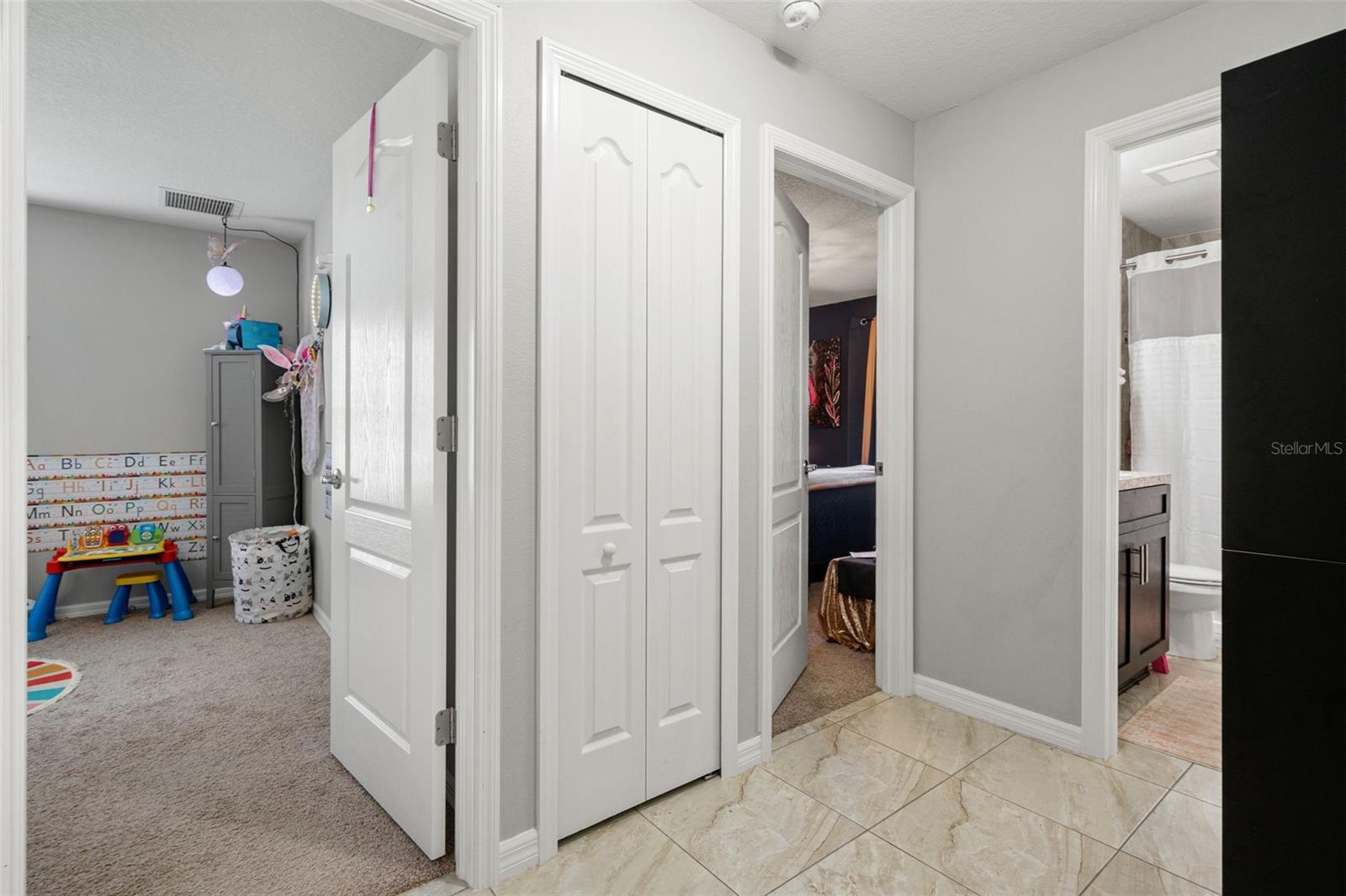 ROYAL HIGHLANDS - Residential