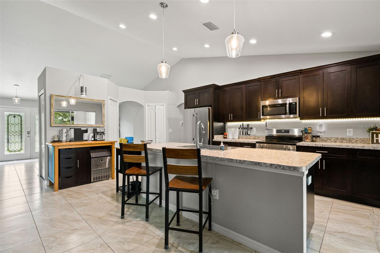 ROYAL HIGHLANDS - Residential