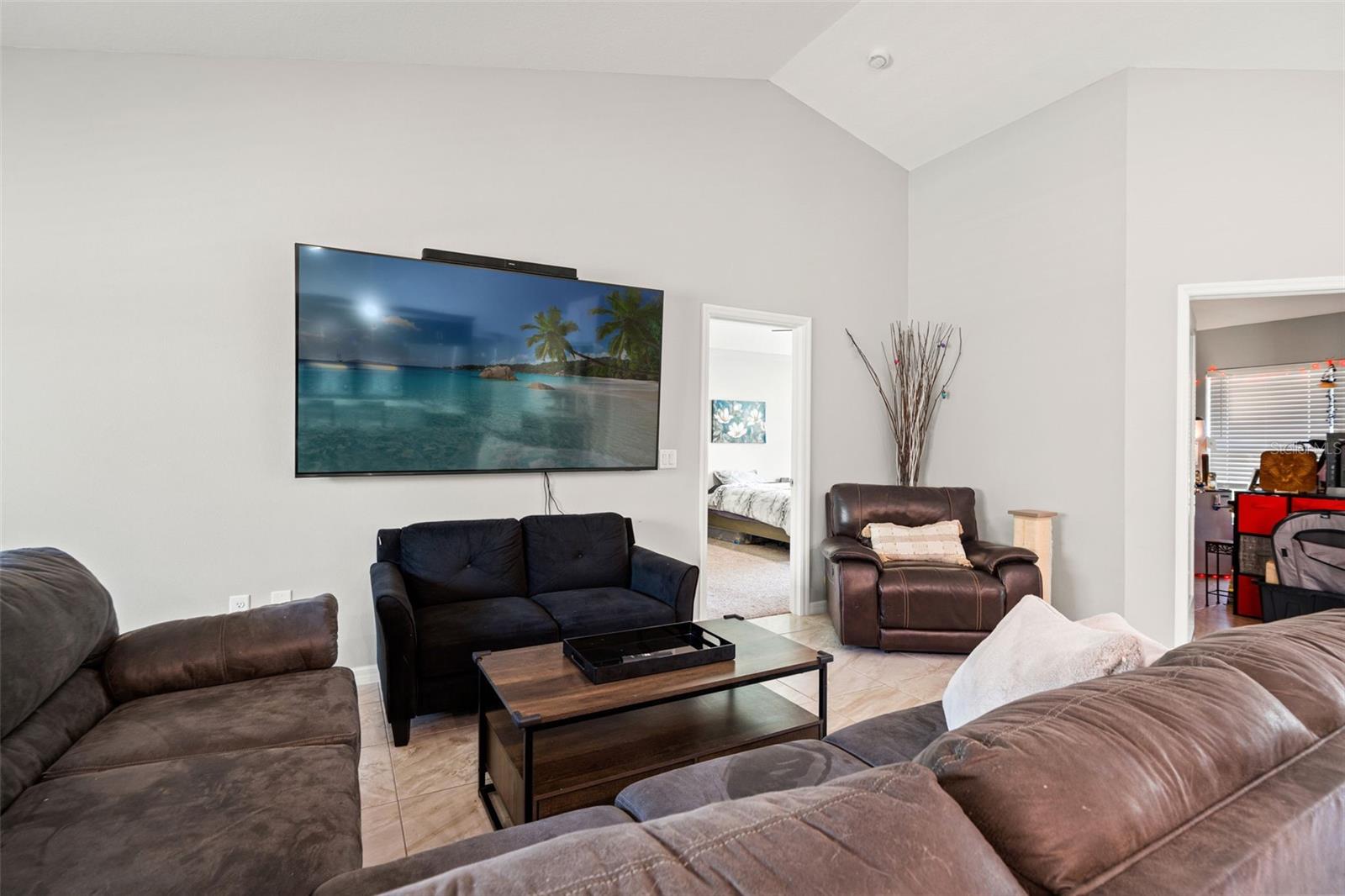 ROYAL HIGHLANDS - Residential