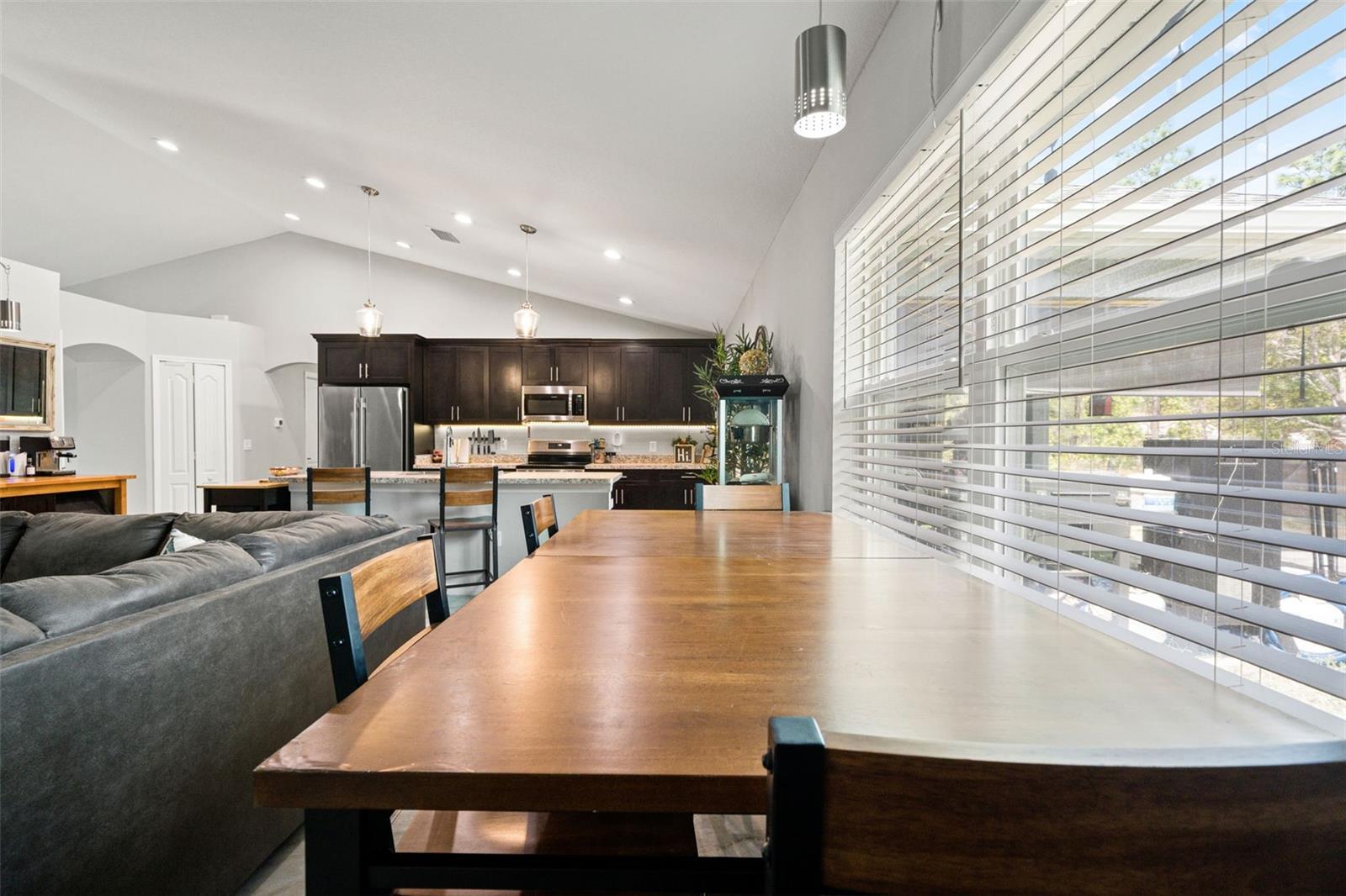 ROYAL HIGHLANDS - Residential