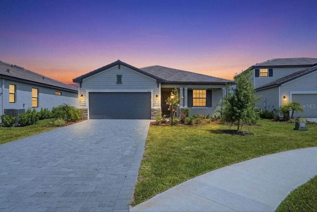 Photo of 5309 Seal Isle Court, Bradenton, FL 34211 (MLS # A4692334)