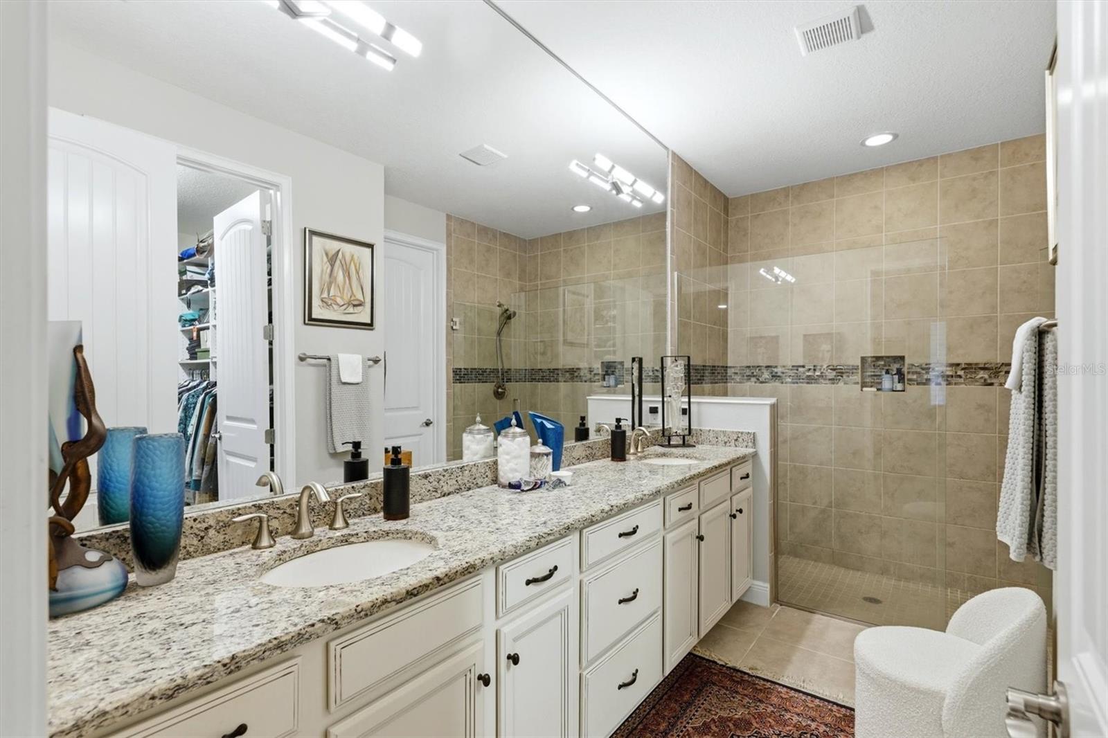 ENCLAVE/FRST LAKES - Residential