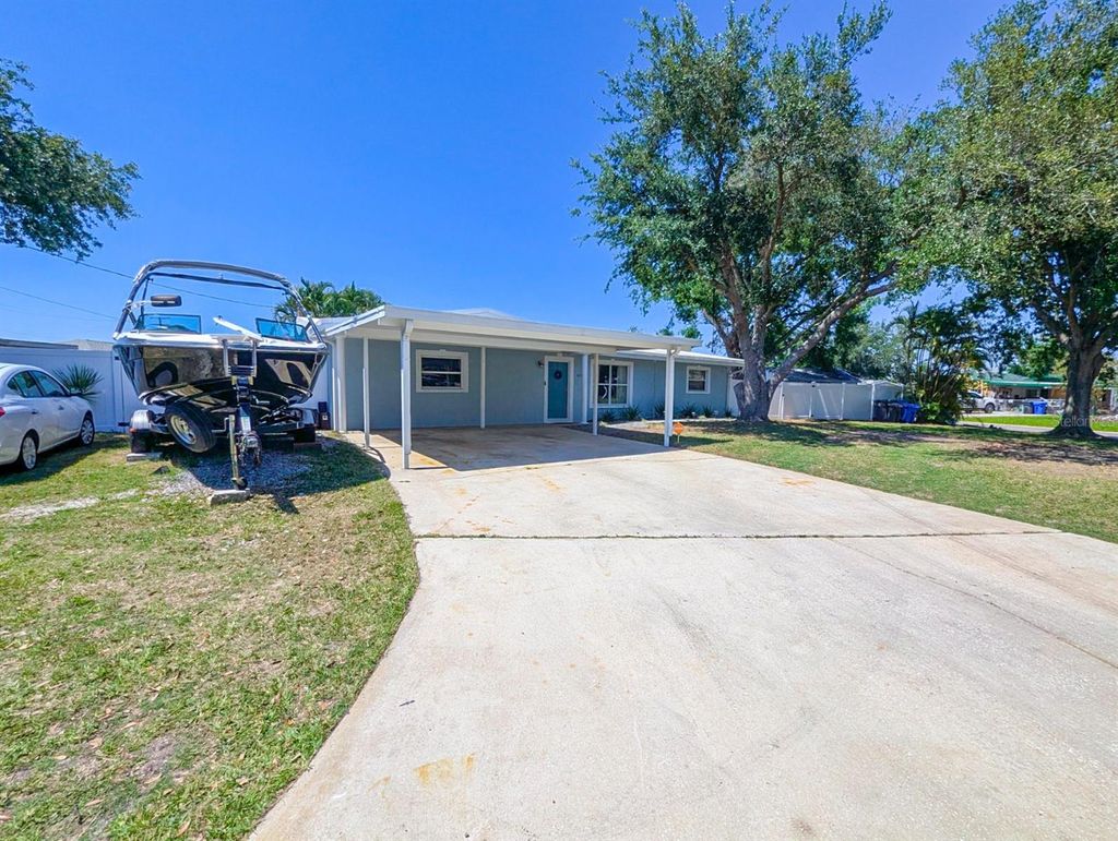 Photo of 489 Fox Run Trail, Apollo Beach, FL 33572 (MLS # TB8389008)