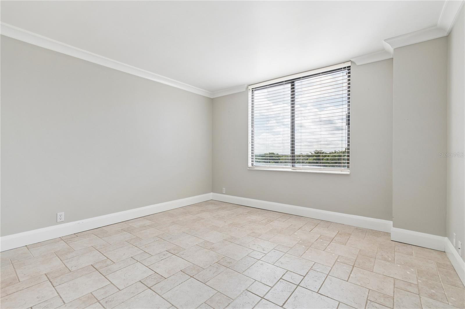 PARK LAKE TOWERS - Residential