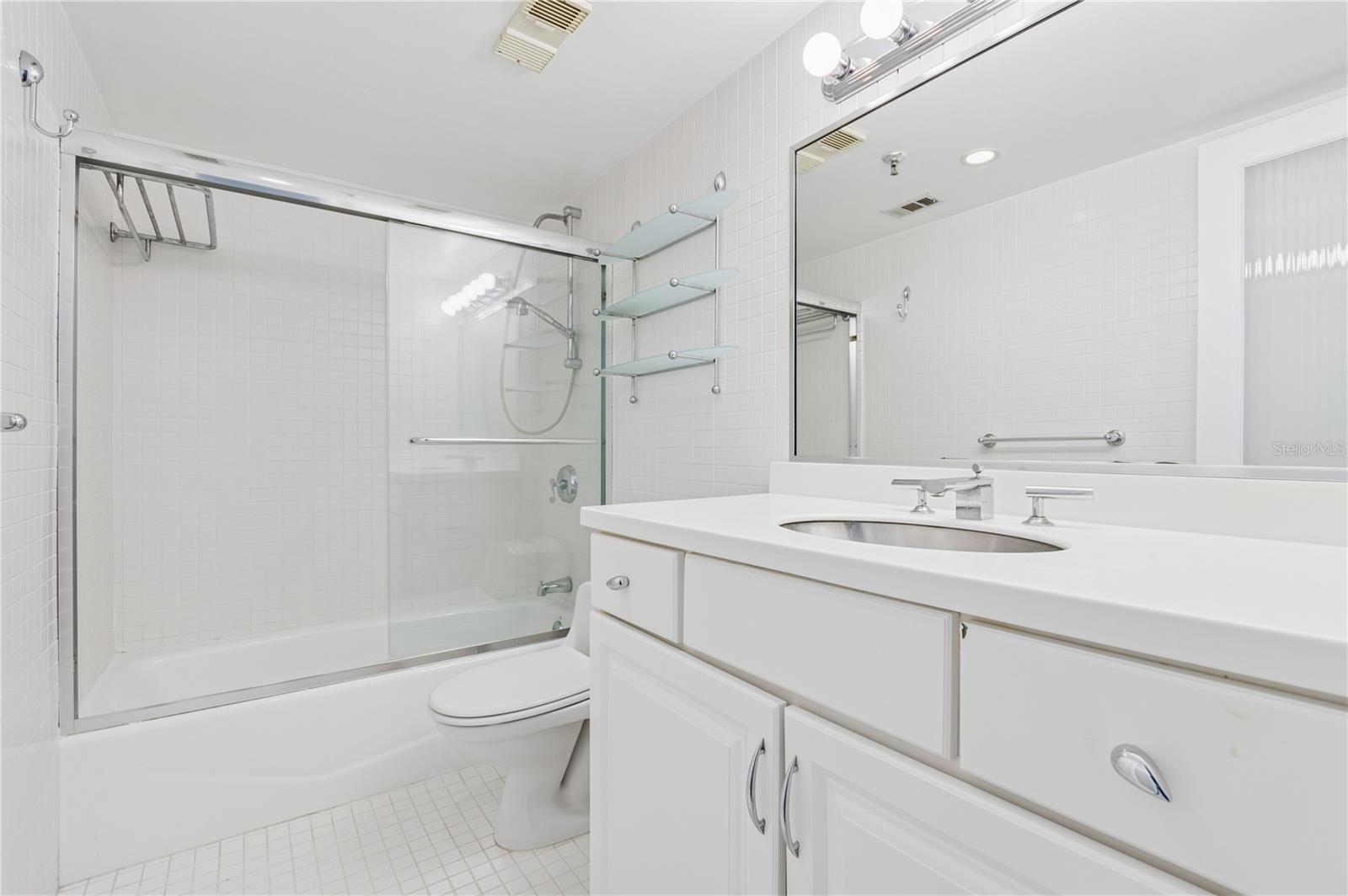 PARK LAKE TOWERS - Residential