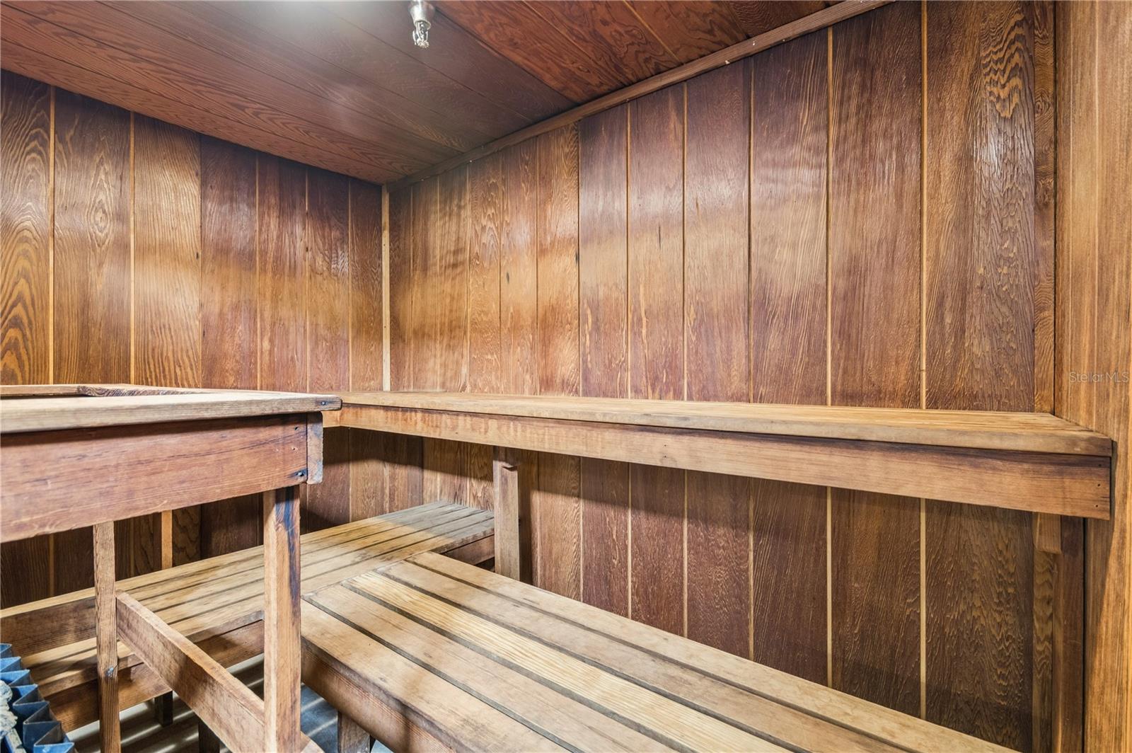 PARK LAKE TOWERS - Residential