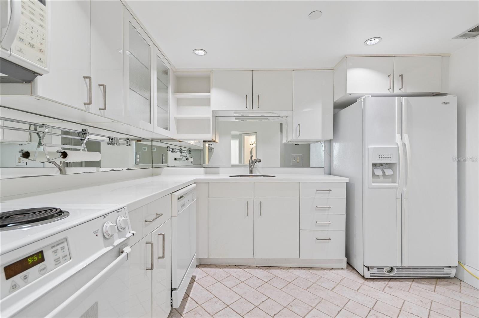 PARK LAKE TOWERS - Residential