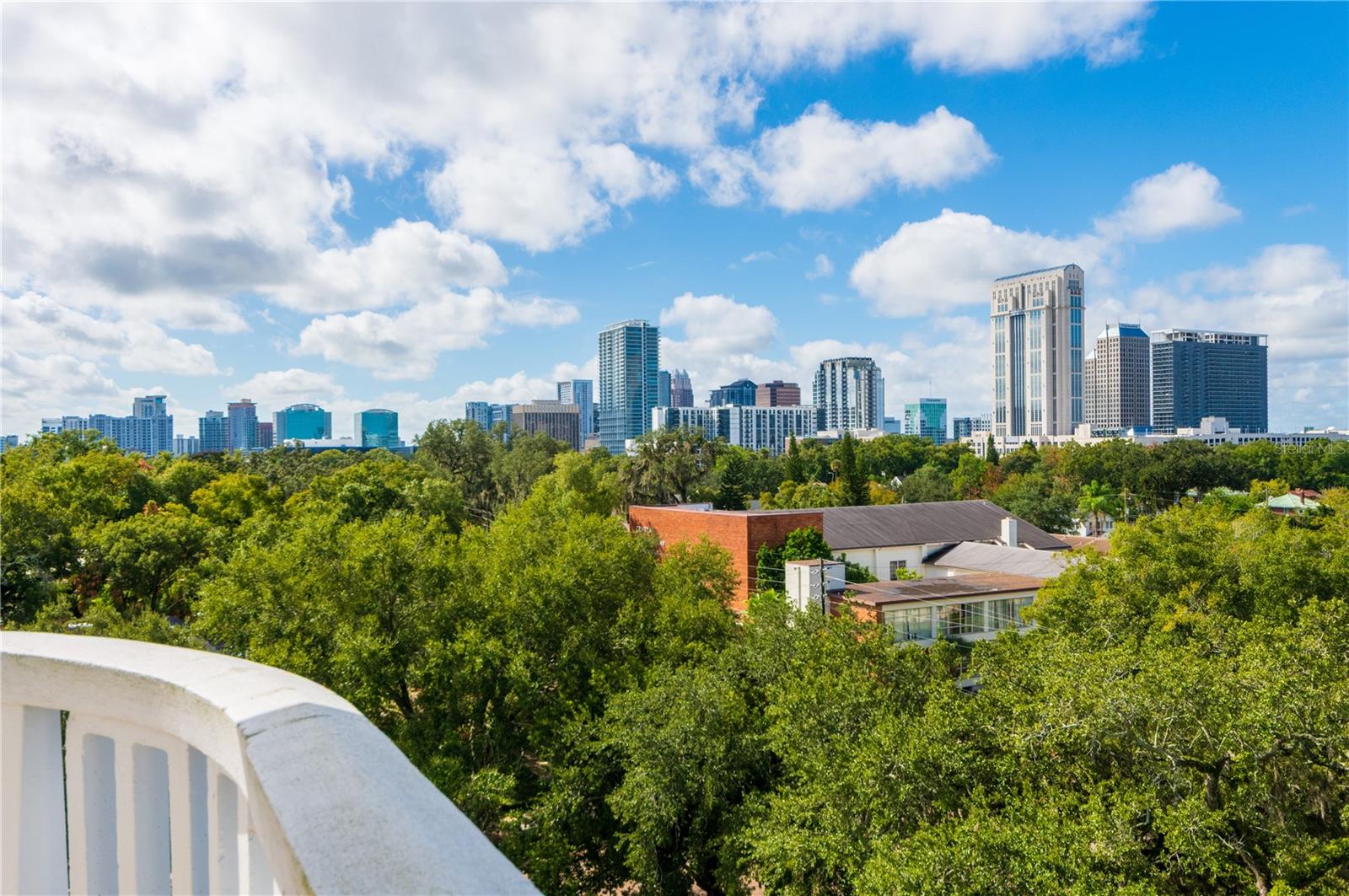 PARK LAKE TOWERS - Residential