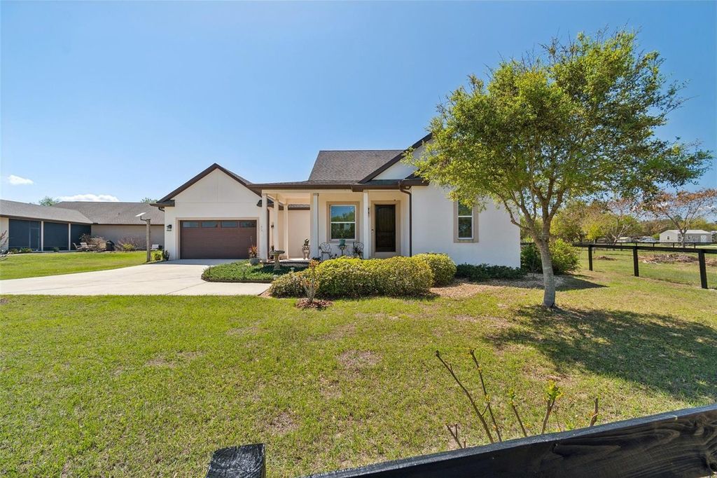 Photo of 21210 Horse Ranch Rd, Mount Dora, FL 32757 (MLS # G5109273)