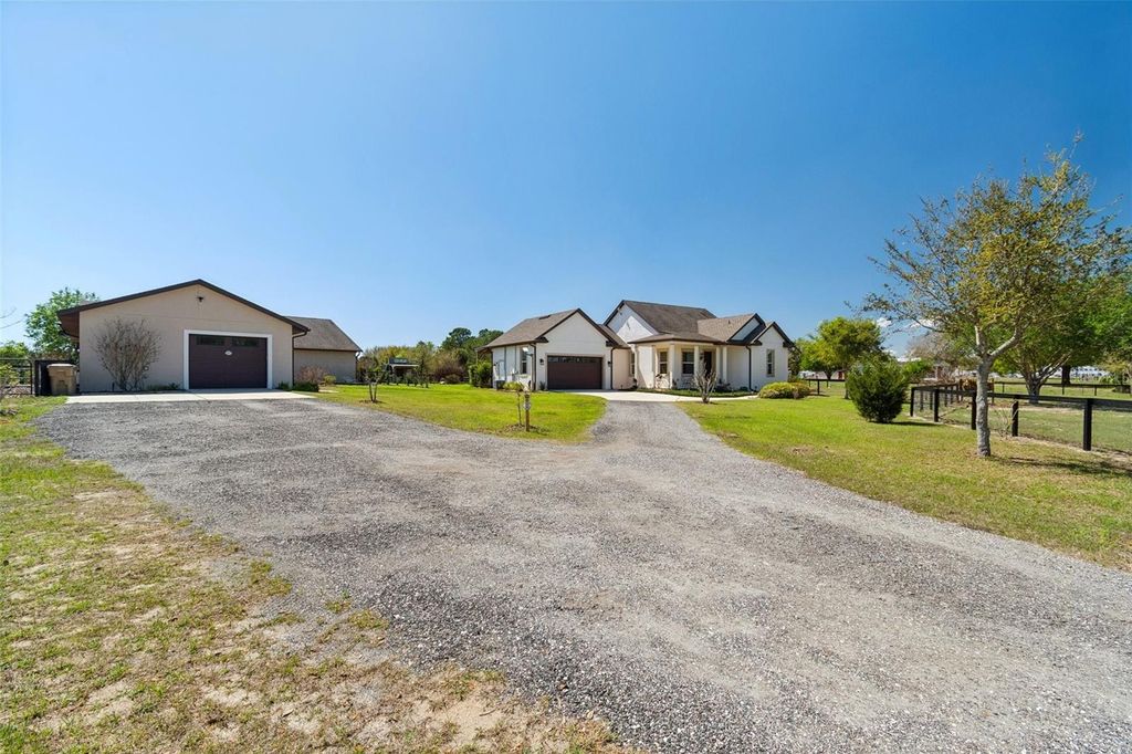 Photo of 21210 Horse Ranch Rd, Mount Dora, FL 32757 (MLS # G5109273)