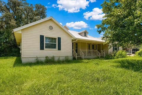 Photo of 18890 SW 44th Street, Dunnellon, FL 34432 (MLS # OM725952)