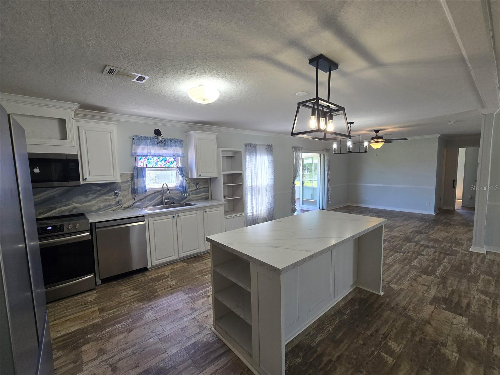 ASTATULA MEADOWS SUB - Residential