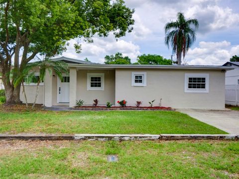 Photo of 2709 Arc Drive, Orlando, FL 32826 (MLS # O6407232)