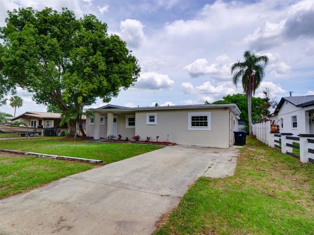 Photo of 2709 Arc Drive, Orlando, FL 32826 (MLS # O6407232)
