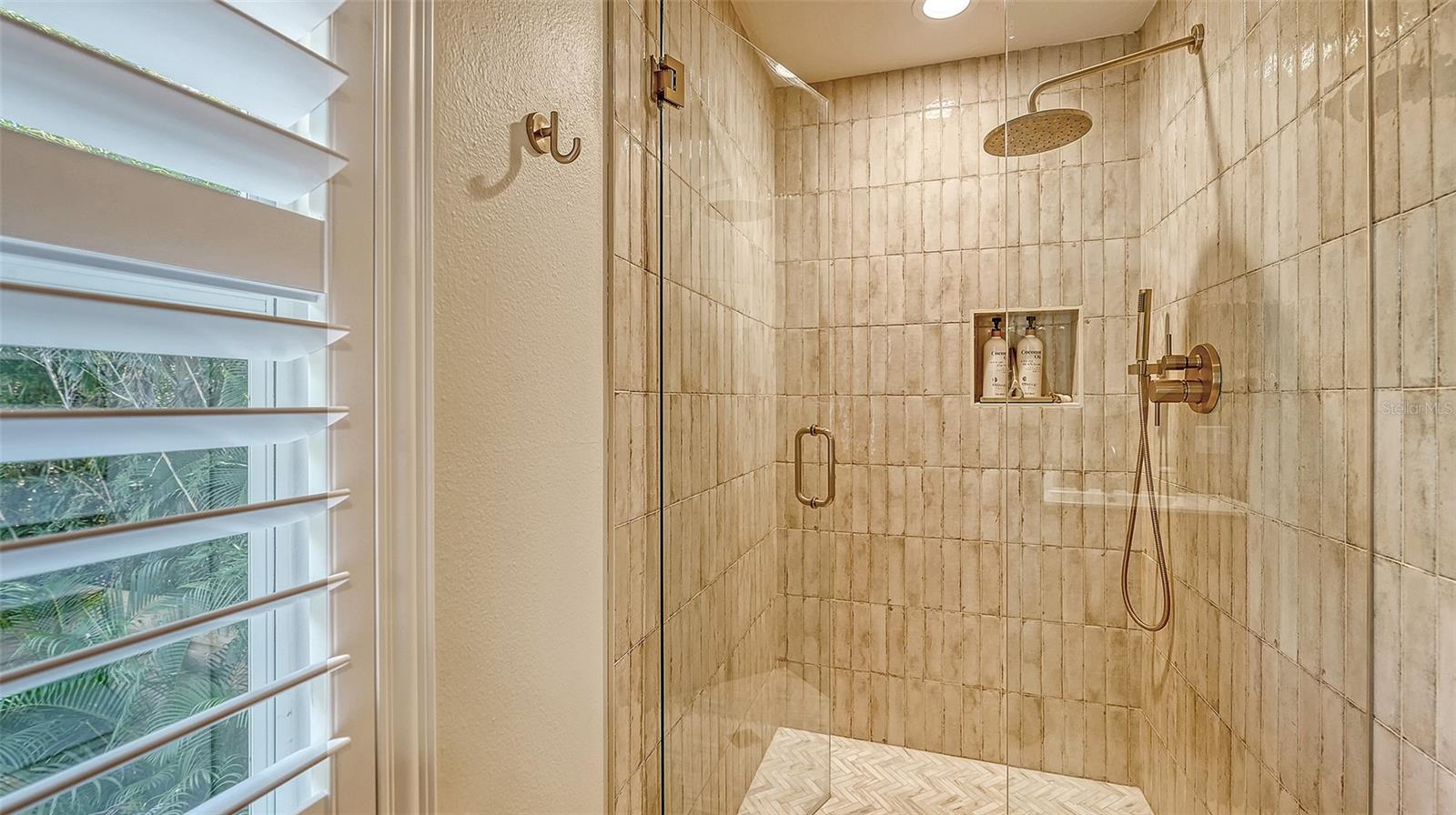 MCINTYRE WILSON & POTTERS - Residential