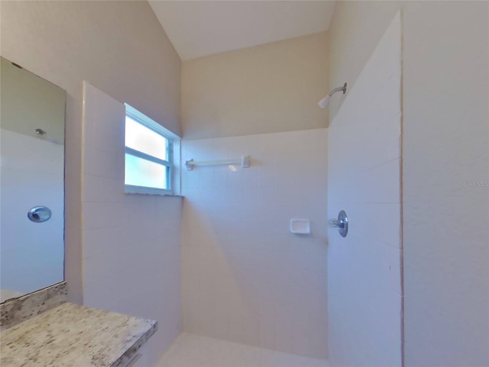 KINGS POND PH 02 - Residential Lease