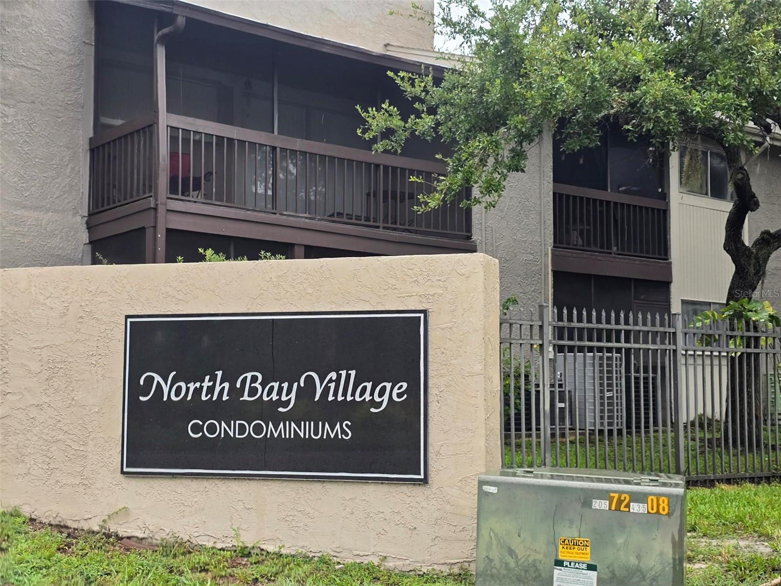 Welcome to your beautifully renovated 1-bedroom, 1.5-bathroom condo, ideally located just 10 minutes from Tampa International Airport.
This stunning property is fully updated and move-in ready, perfect for anyone looking for convenience and style. Enjoy your morning coffee on the private balcony and take advantage of the prime location, with a wide variety of shops and restaurants just minutes away. This unit offers the perfect combination of a serene home environment and easy access to everything you desire.
